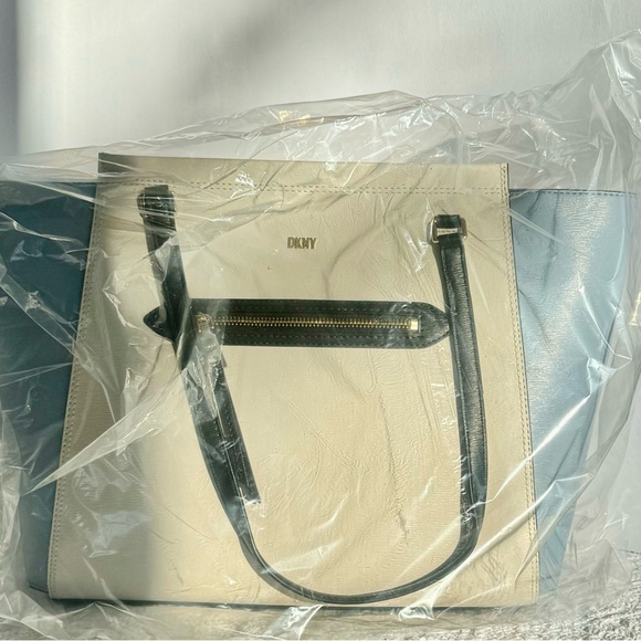 NWT DKNY Chelsea Tote - Picture 3 of 4